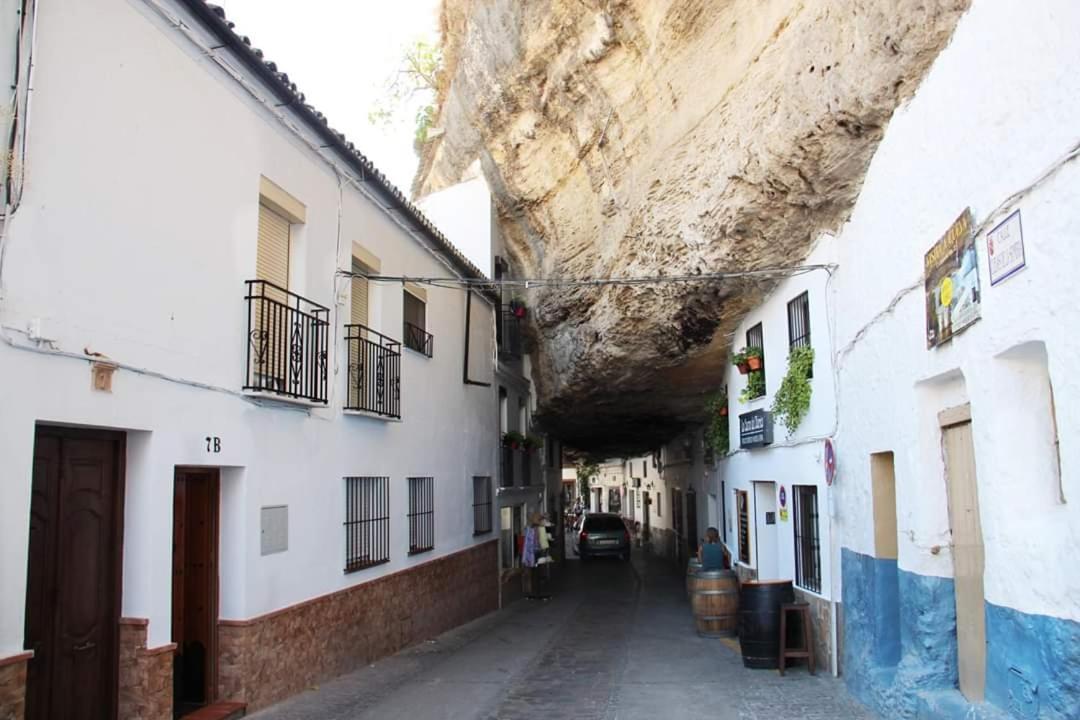 La Roca Encantada Setenil De Las Bodegas Экстерьер фото